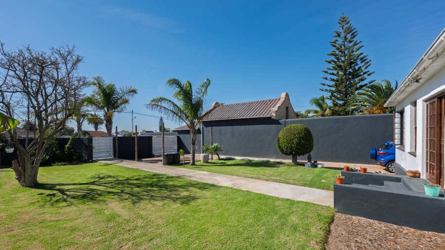 5 Bedroom Property for Sale in Bredasdorp Western Cape